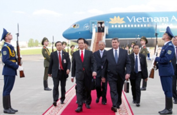 Премьер-министр Нгуен Тан Зунг успешно завершил визит в Россию и начал визит в Беларусь - ảnh 1